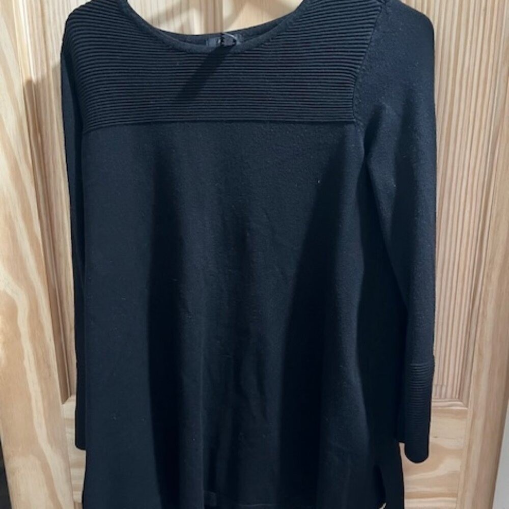 Alfani Black Sweater Ribbed Medium Long Sleeve Zippered‎ Cuff Rayon/Nylon Flowey